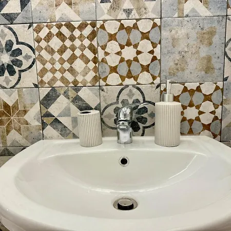 Near Lingotto Station, Cozy House Апартаменты *