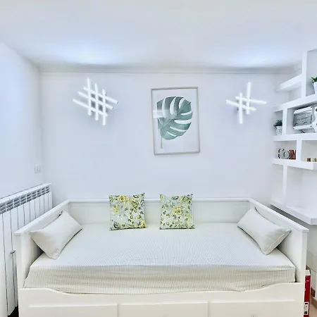 Near Lingotto Station, Cozy House Апартаменты *